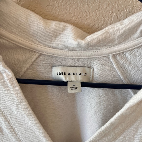 Free Assembly White Collared T-shirt - Picture 4 of 8